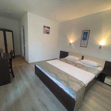 Family Hotel Aqua Ravda Extérieur photo