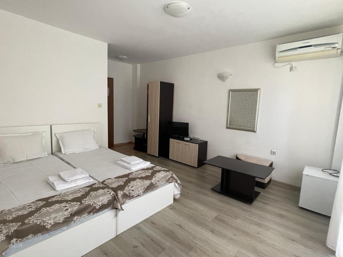 Family Hotel Aqua Ravda Extérieur photo