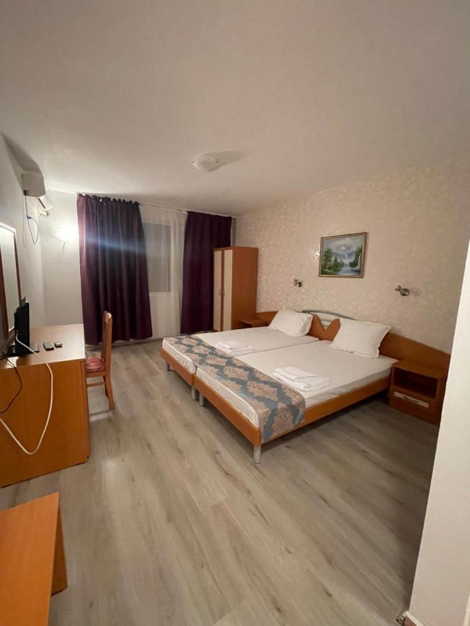 Family Hotel Aqua Ravda Extérieur photo