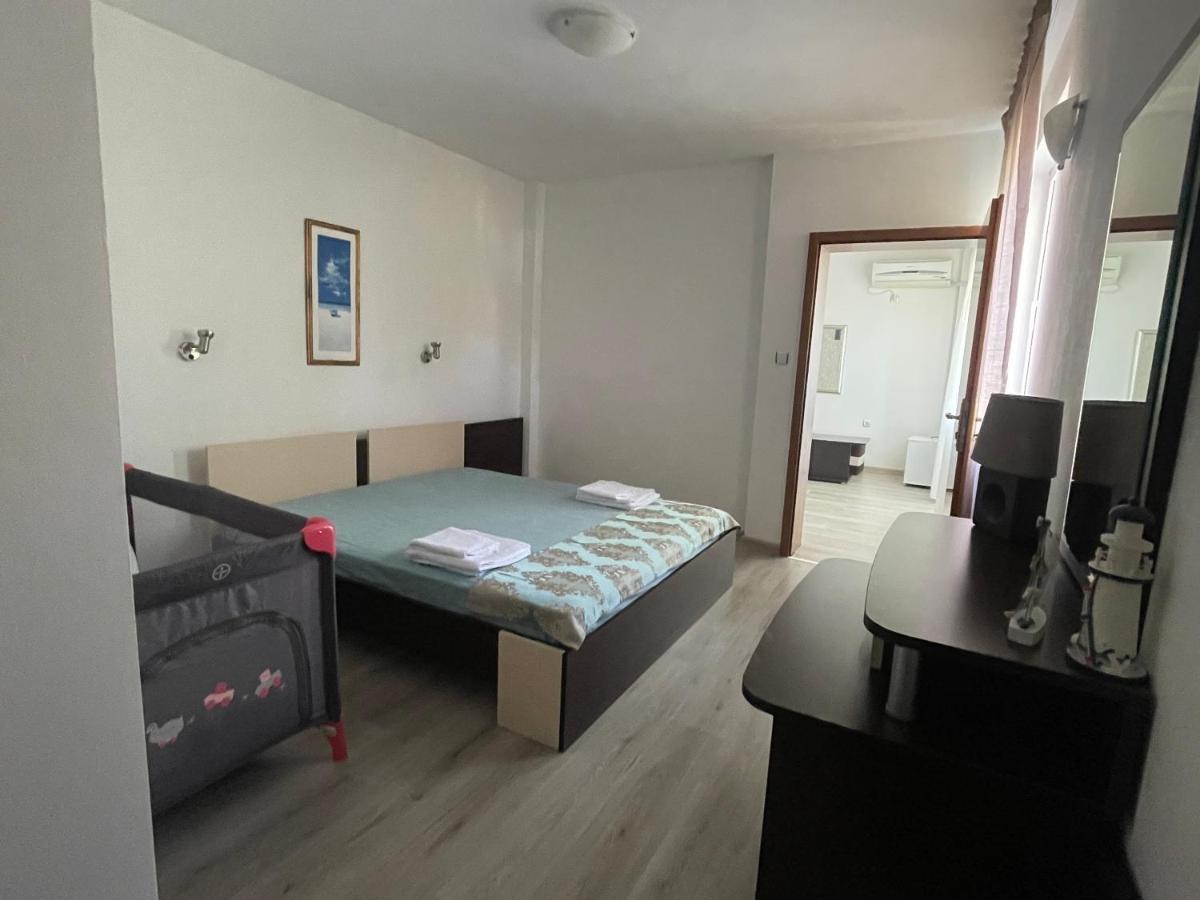 Family Hotel Aqua Ravda Extérieur photo