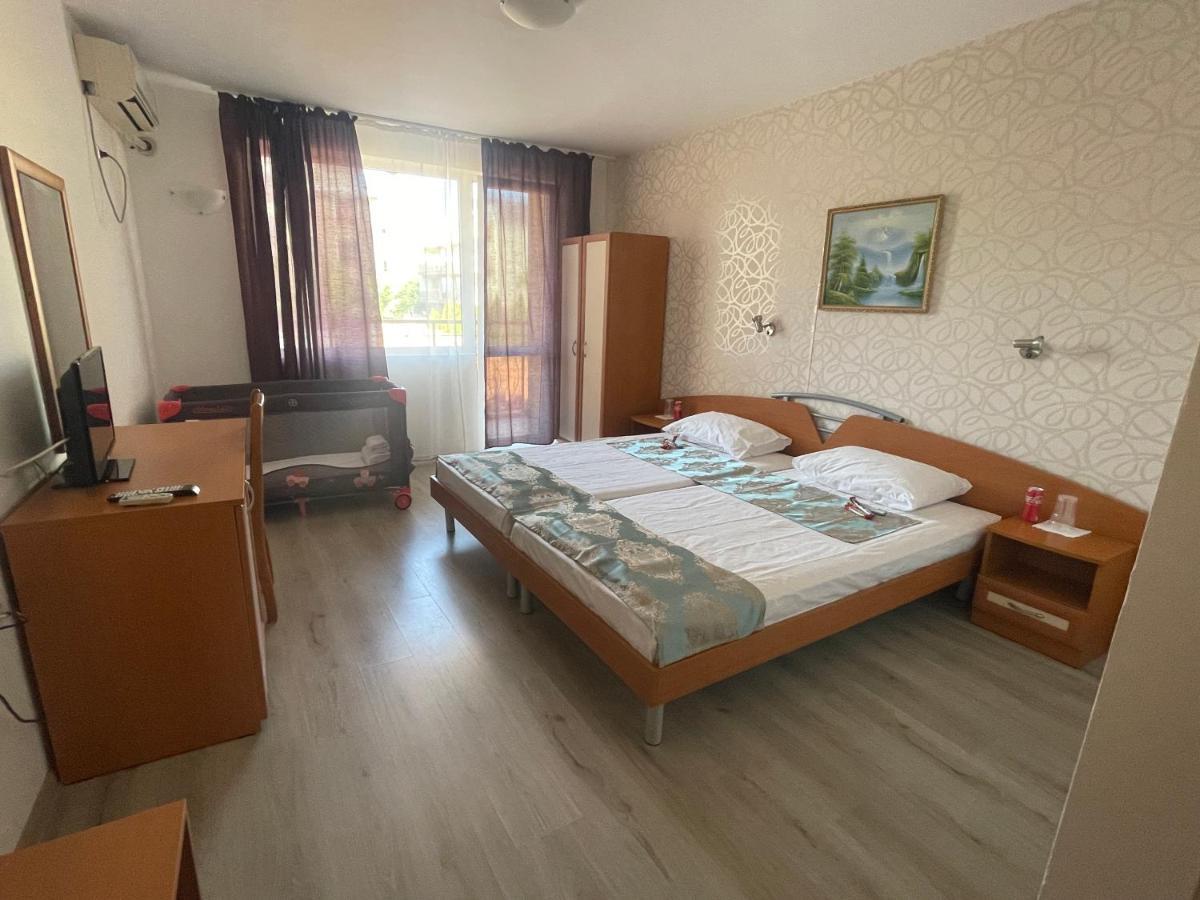 Family Hotel Aqua Ravda Extérieur photo